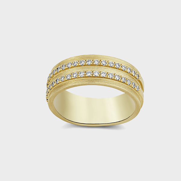 טבעת זהב רחבה משובצת יהלומים