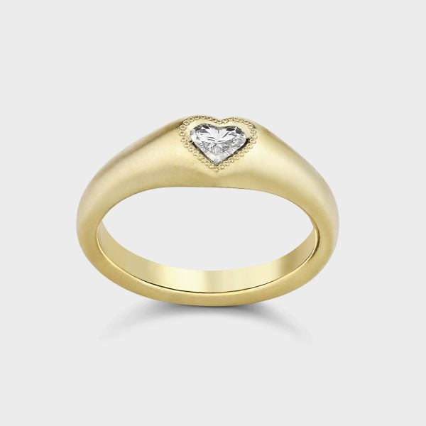 טבעת חותם משובת יהלום לב