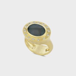 טבעת זהב 18K משובצת אבן חן גלולייט ויהלומים