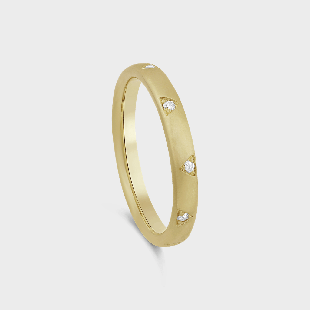 טבעת זהב מיוחדת משובצת יהלומים