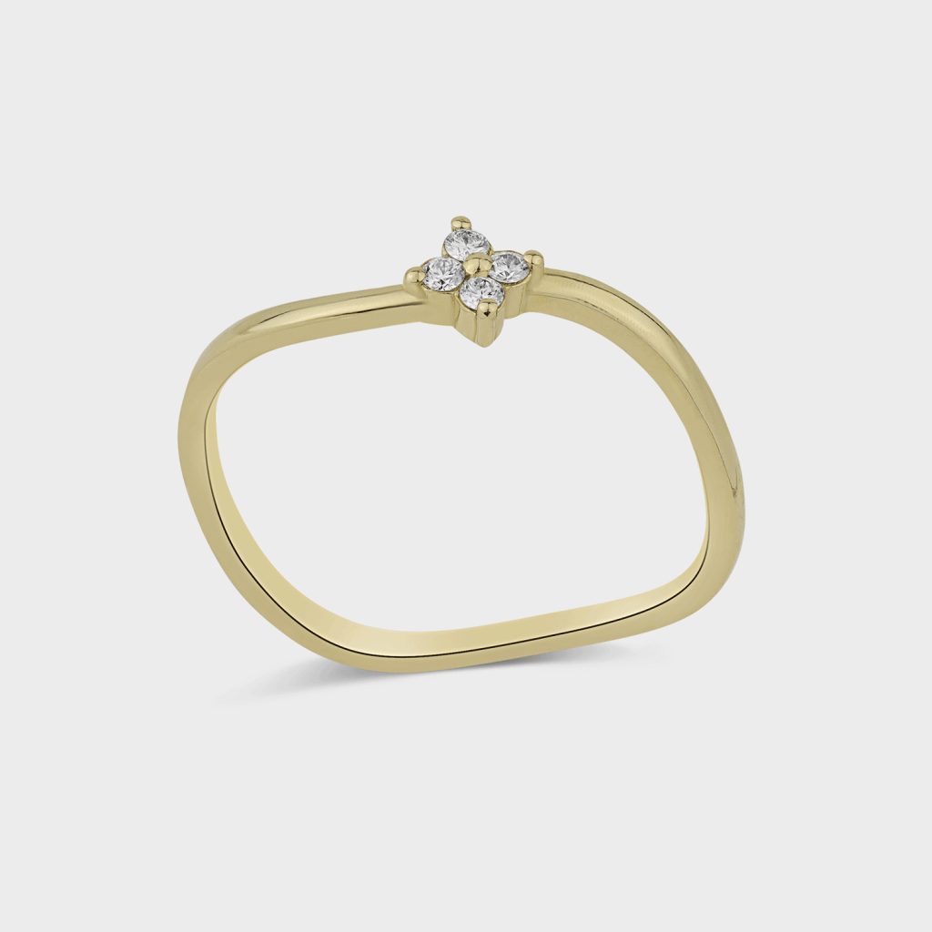 טבעת זהב ויהלומים עם טוויסט