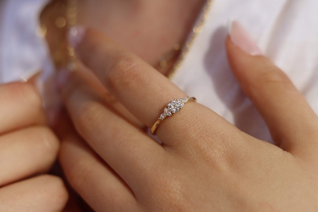 טבעת זהב וינטג בשיבוץ מיוחד