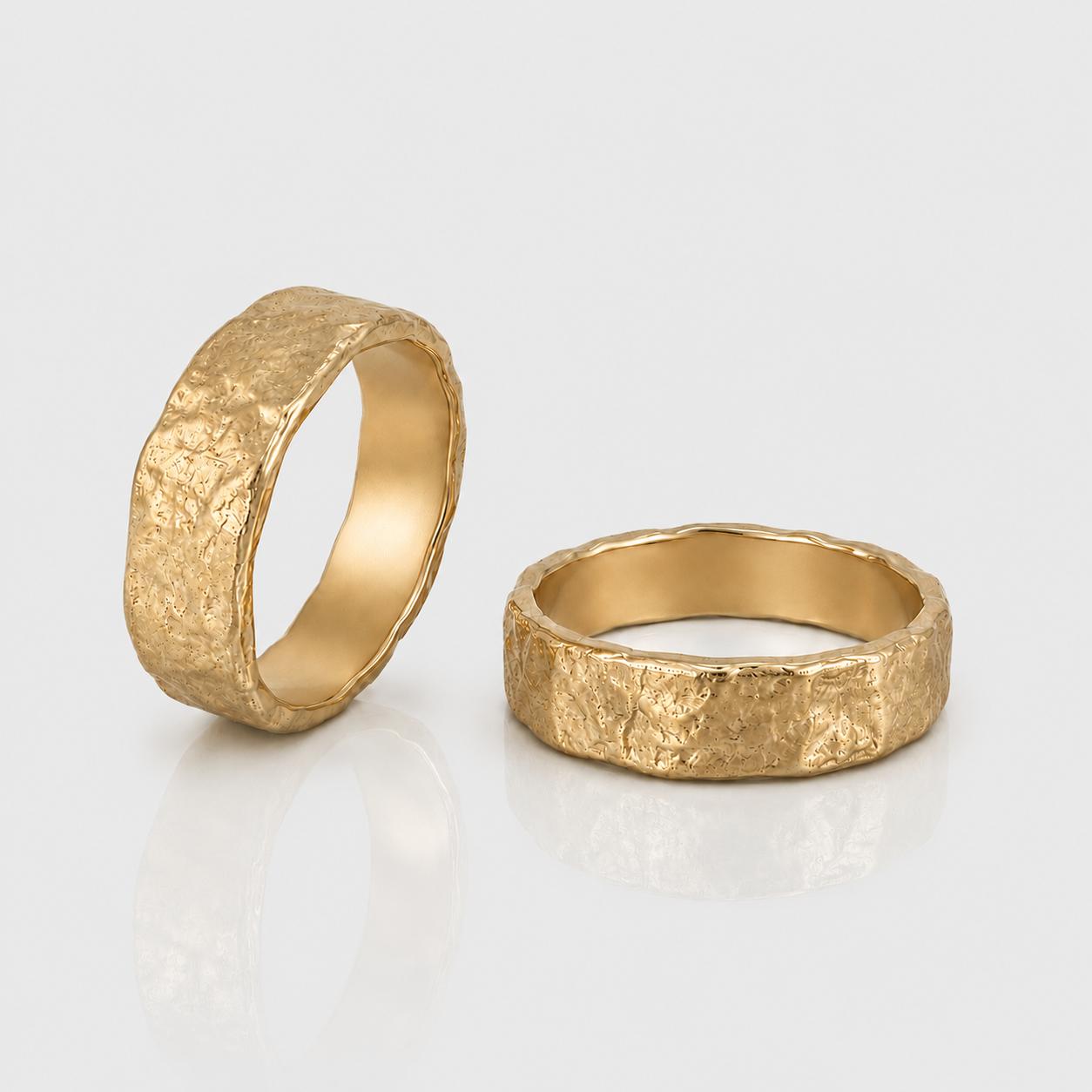 8R39A Artisan Raw Textured 18K Gold Band - Image 1