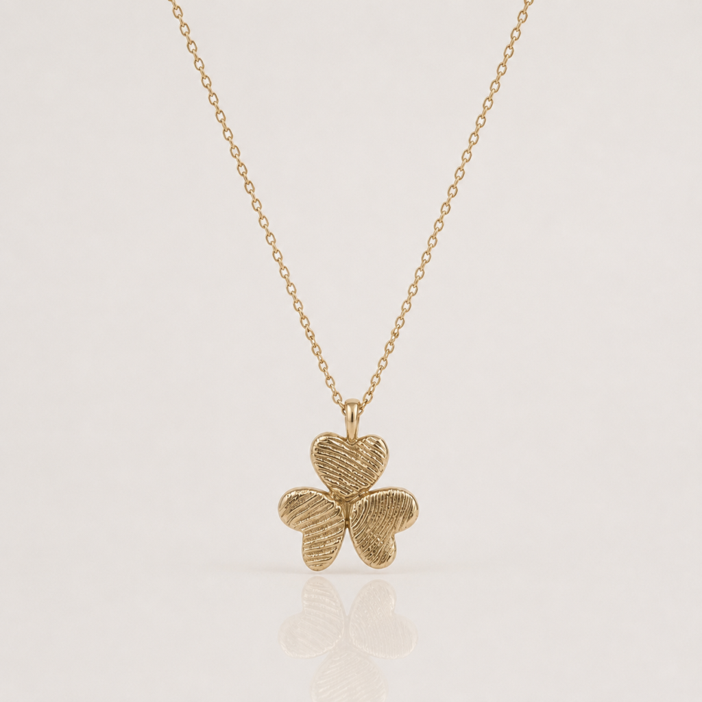Clover-shaped fingerprint pendant necklace